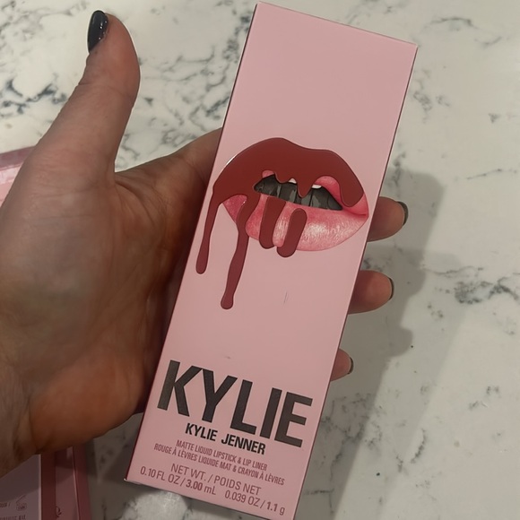 3 NEW Kylie Lip Kit lipstick and lip liner - Picture 4 of 6